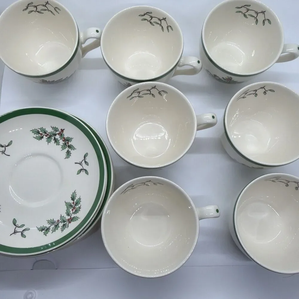 Spode Christmas Tree Cups & Saucers Set Of 7 1980s England (One Cup Has Chip)